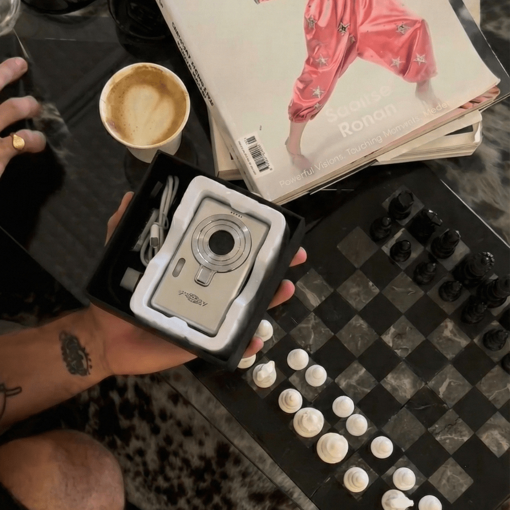 Retro Digital Camera - NomadXplore